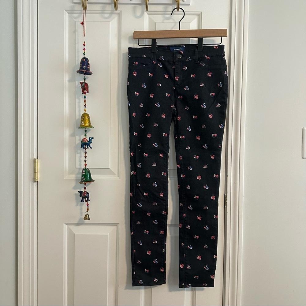 NWOT! Old Navy- Floral Print Jeans